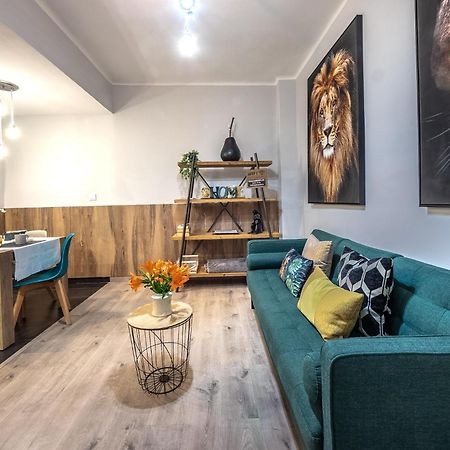 Inside Old Town By Eba Homes Bilbao Bagian luar foto