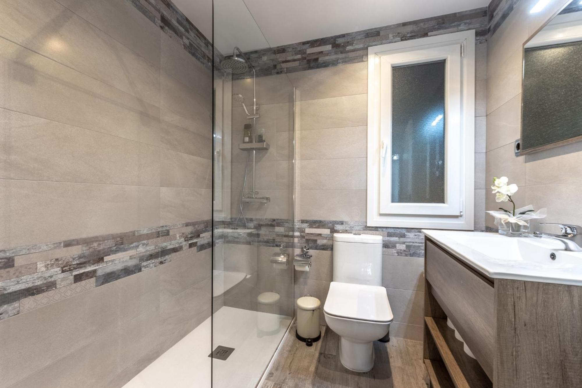 Inside Old Town By Eba Homes Bilbao Bagian luar foto